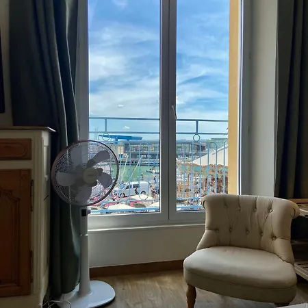 Etablissement 3 Etoiles Avec Ascenseur, 3 Lumineux Vue Port Avec Balcon, 200m De La Mer, Wifi Fibre, Tous Service Inclus Appartement *