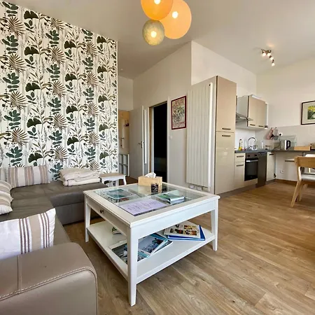 Etablissement 3 Etoiles Avec Ascenseur, 3 Lumineux Vue Port Avec Balcon, 200m De La Mer, Wifi Fibre, Tous Service Inclus Appartement Dieppe