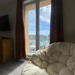 établissement 3 étoiles Avec Ascenseur, 3 Lumineux Vue Port Avec Balcon, 200m De La Mer, Wifi Fibre, Tous Service Inclus *