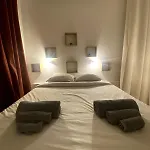 établissement 3 étoiles Avec Ascenseur, 3 Lumineux Vue Port Avec Balcon, 200m De La Mer, Wifi Fibre, Tous Service Inclus Apartamento