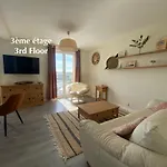 établissement 3 étoiles Avec Ascenseur, 3 Lumineux Vue Port Avec Balcon, 200m De La Mer, Wifi Fibre, Tous Service Inclus * Dieppe