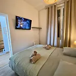 établissement 3 étoiles Avec Ascenseur, 3 Lumineux Vue Port Avec Balcon, 200m De La Mer, Wifi Fibre, Tous Service Inclus Apartamento