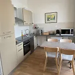 Apartamento établissement 3 étoiles Avec Ascenseur, 3 Lumineux Vue Port Avec Balcon, 200m De La Mer, Wifi Fibre, Tous Service Inclus Dieppe