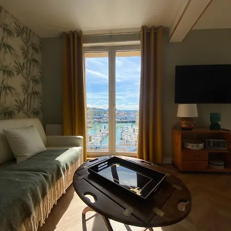 Appartement établissement 3 étoiles Avec Ascenseur, 3 Lumineux Vue Port Avec Balcon, 200m De La Mer, Wifi Fibre, Tous Service Inclus *