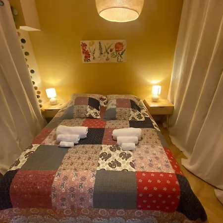 établissement 3 étoiles Avec Ascenseur, 3 Lumineux Vue Port Avec Balcon, 200m De La Mer, Wifi Fibre, Tous Service Inclus