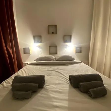 Etablissement 3 Etoiles Avec Ascenseur, 3 Lumineux Vue Port Avec Balcon, 200m De La Mer, Wifi Fibre, Tous Service Inclus 公寓