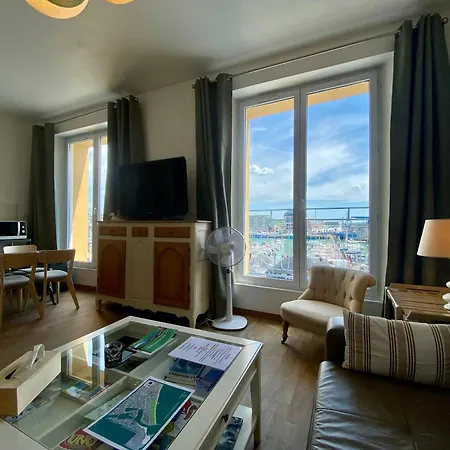 établissement 3 étoiles Avec Ascenseur, 3 Lumineux Vue Port Avec Balcon, 200m De La Mer, Wifi Fibre, Tous Service Inclus Dieppe