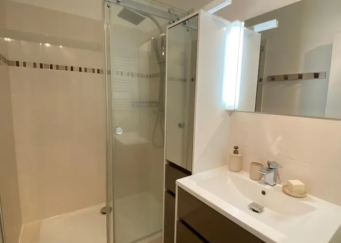 Etablissement 3 Etoiles Avec Ascenseur, 3 Lumineux Vue Port Avec Balcon, 200m De La Mer, Wifi Fibre, Tous Service Inclus * 迪耶普