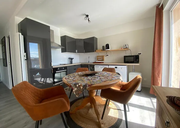 Apartamento Etablissement 3 Etoiles Avec Ascenseur, 3 Lumineux Vue Port Avec Balcon, 200m De La Mer, Wifi Fibre, Tous Service Inclus *