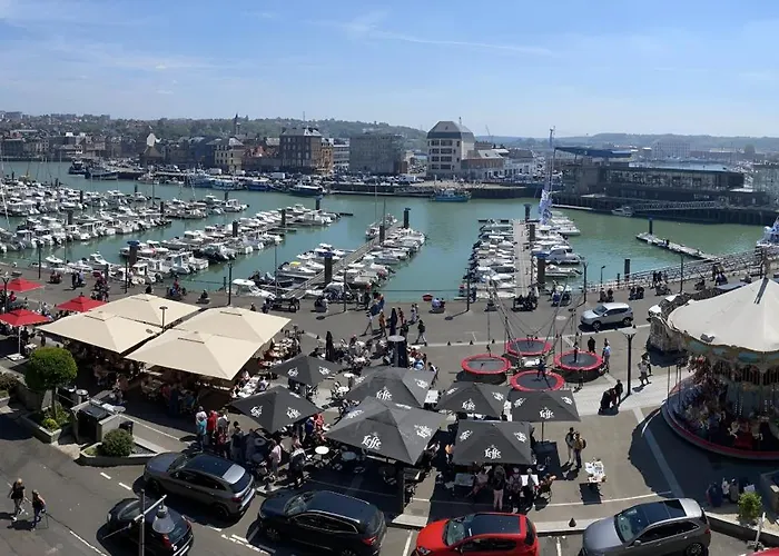 Etablissement 3 Etoiles Avec Ascenseur, 3 Lumineux Vue Port Avec Balcon, 200m De La Mer, Wifi Fibre, Tous Service Inclus Dieppe